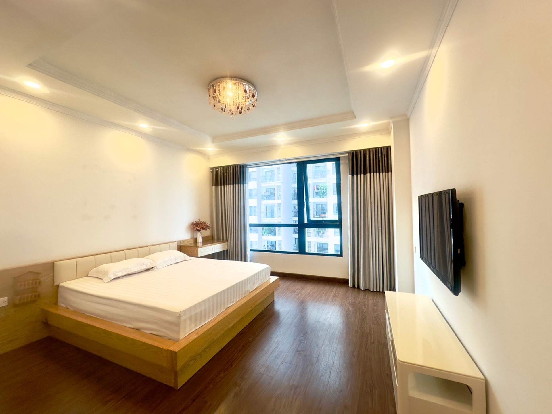 Bán nhà Minh Khai - diện tích 95m2 1 tầng - Chung cư cao cấp Times City - giá 10,7 tỷ