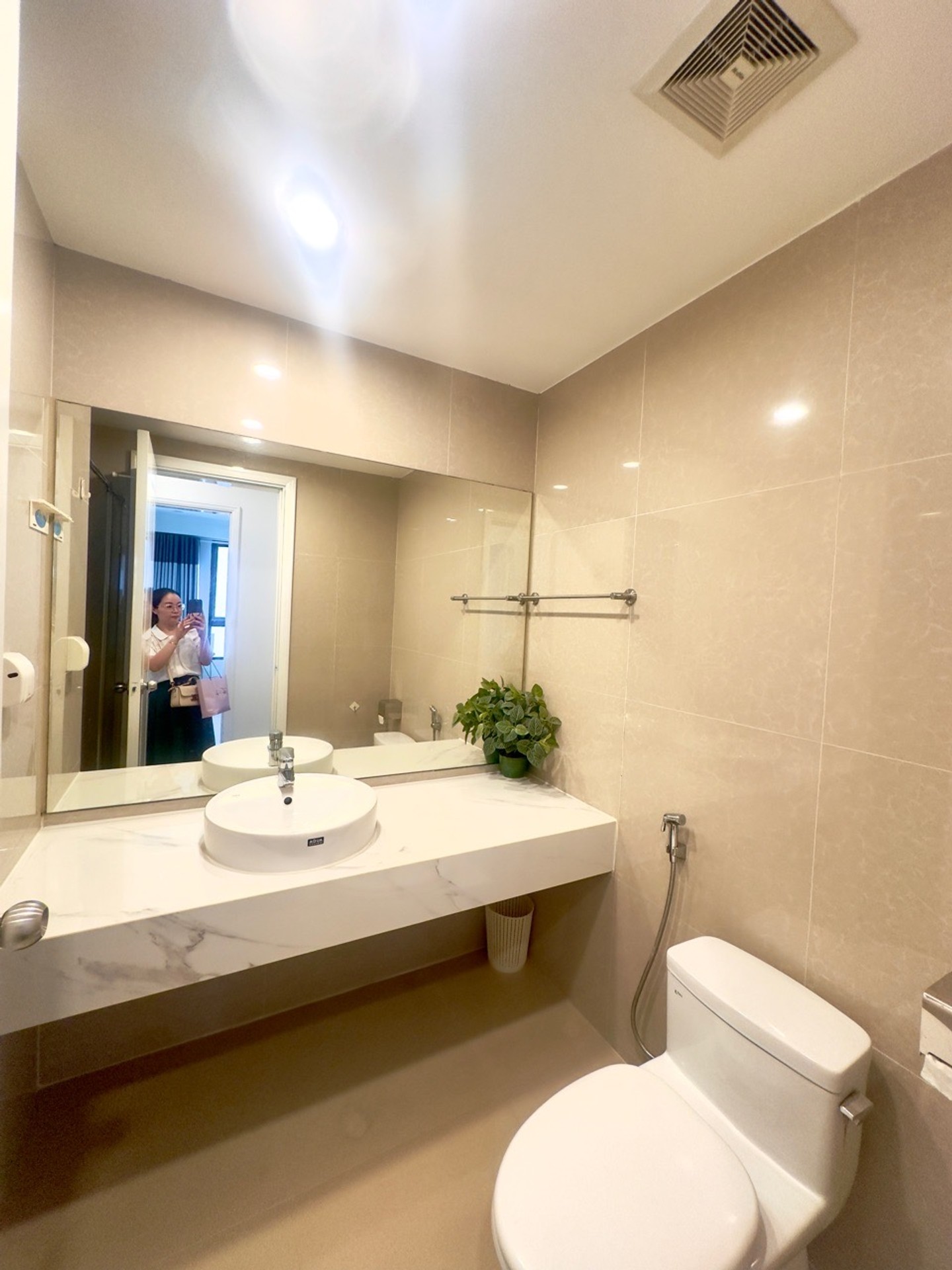 Bán nhà Minh Khai - diện tích 95m2 1 tầng - Chung cư cao cấp Times City - giá 10,7 tỷ