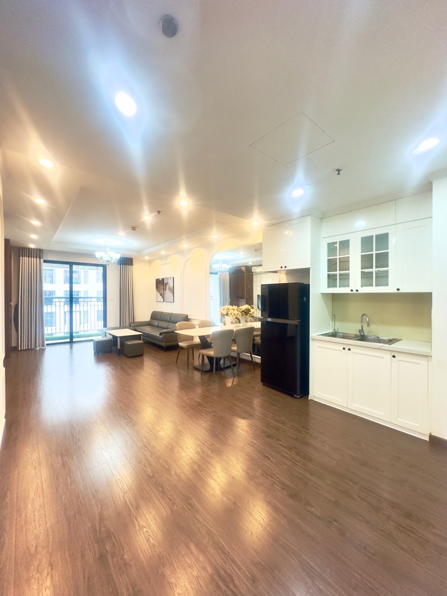 Bán nhà Minh Khai - diện tích 95m2 1 tầng - Chung cư cao cấp Times City - giá 10,7 tỷ
