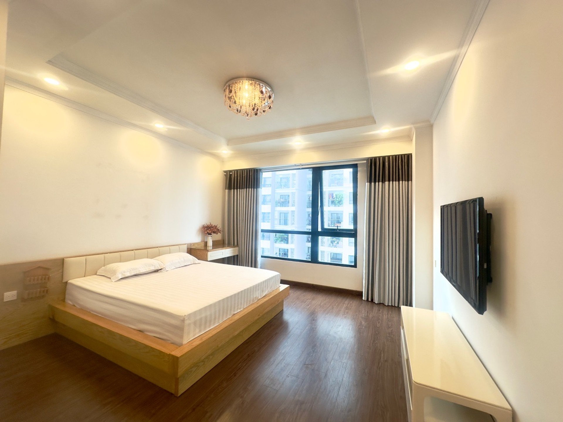 Bán nhà Minh Khai - diện tích 95m2 1 tầng - Chung cư cao cấp Times City - giá 10,7 tỷ