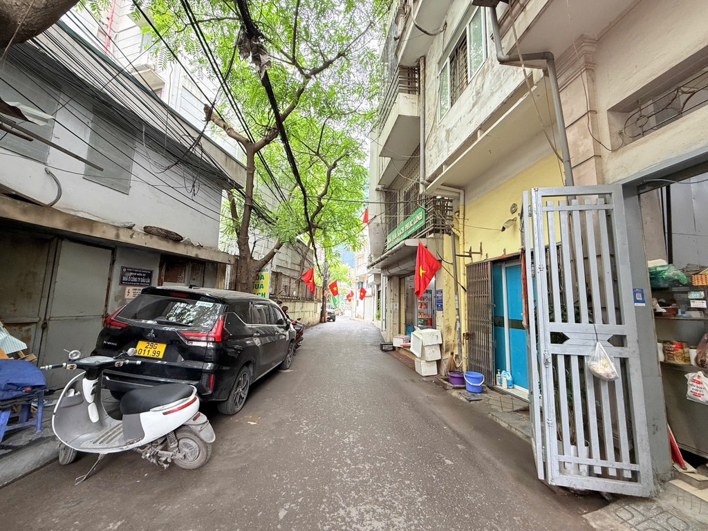 Bán nhà Giải Phóng - diện tích 54m2 7 tầng - Ô TÔ TRÁNH - giá 25 tỷ