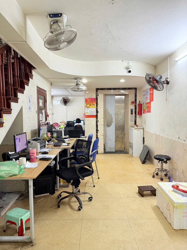 Bán nhà Giải Phóng - diện tích 54m2 7 tầng - Ô TÔ TRÁNH - giá 25 tỷ