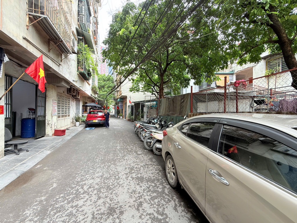 Bán nhà Giải Phóng - diện tích 54m2 7 tầng - Ô TÔ TRÁNH - giá 25 tỷ