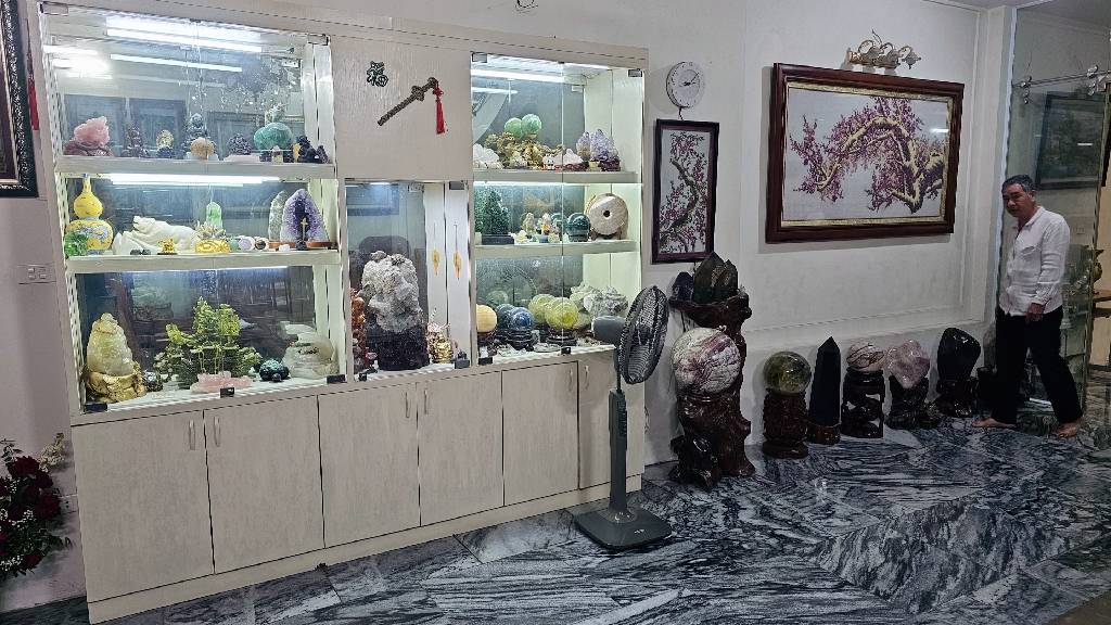 Bán nhà Tổng cục 5 - diện tích 100m2 5 tầng - Gara ô tô rộng - giá 31,5 tỷ