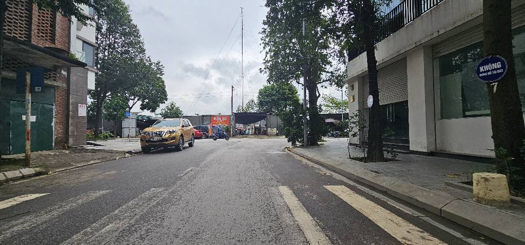 Bán nhà Tổng cục 5 - diện tích 100m2 5 tầng - Gara ô tô rộng - giá 31,5 tỷ