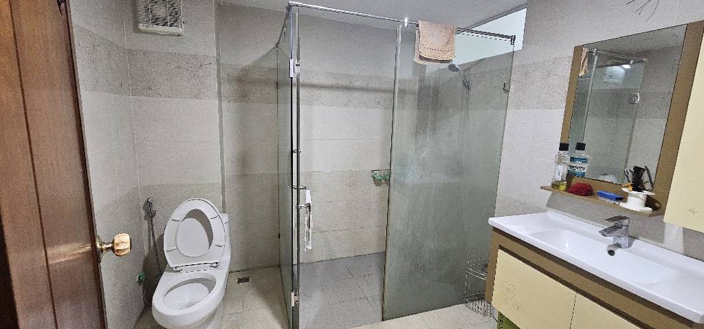 Bán nhà Tổng cục 5 - diện tích 100m2 5 tầng - Gara ô tô rộng - giá 31,5 tỷ