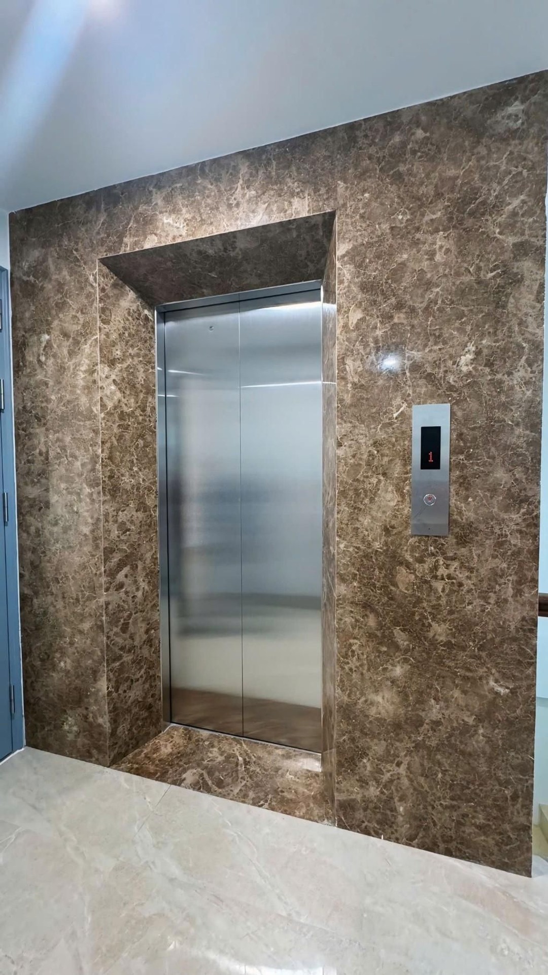 Bán nhà Tô Vĩnh Diện - diện tích 125m2 8 tầng - Thoáng trước, sau - giá 75 tỷ