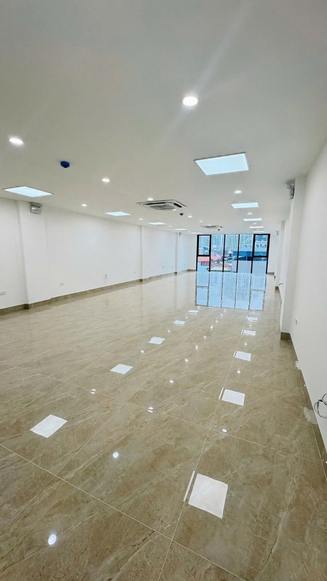 Bán nhà Tô Vĩnh Diện - diện tích 125m2 8 tầng - Thoáng trước, sau - giá 75 tỷ