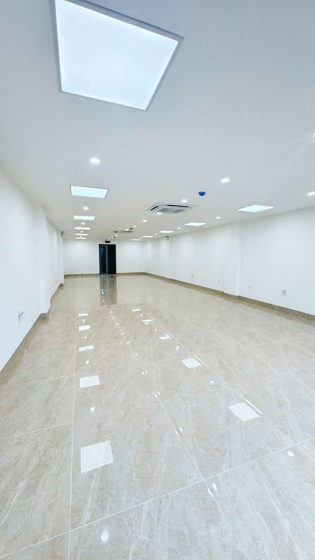 Bán nhà Tô Vĩnh Diện - diện tích 125m2 8 tầng - Thoáng trước, sau - giá 75 tỷ