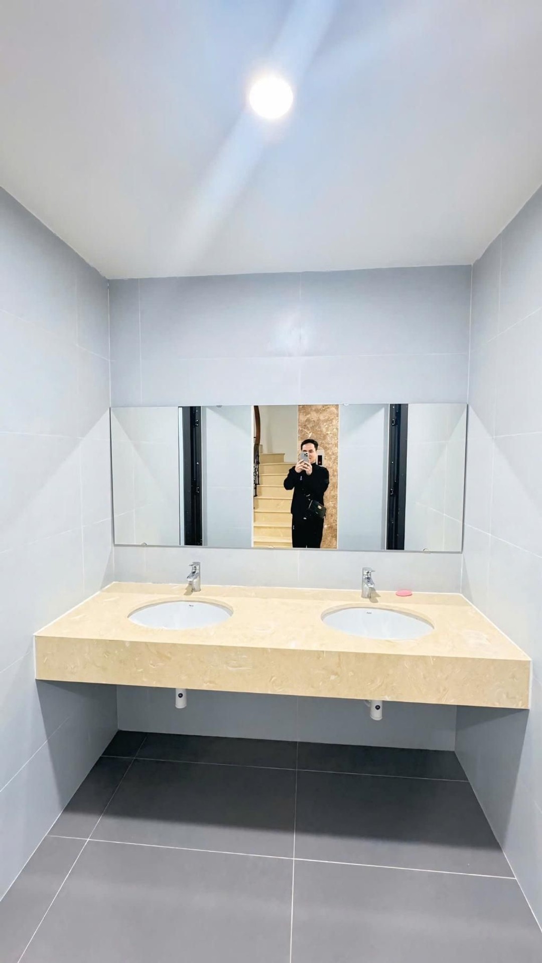 Bán nhà Tô Vĩnh Diện - diện tích 125m2 8 tầng - Thoáng trước, sau - giá 75 tỷ