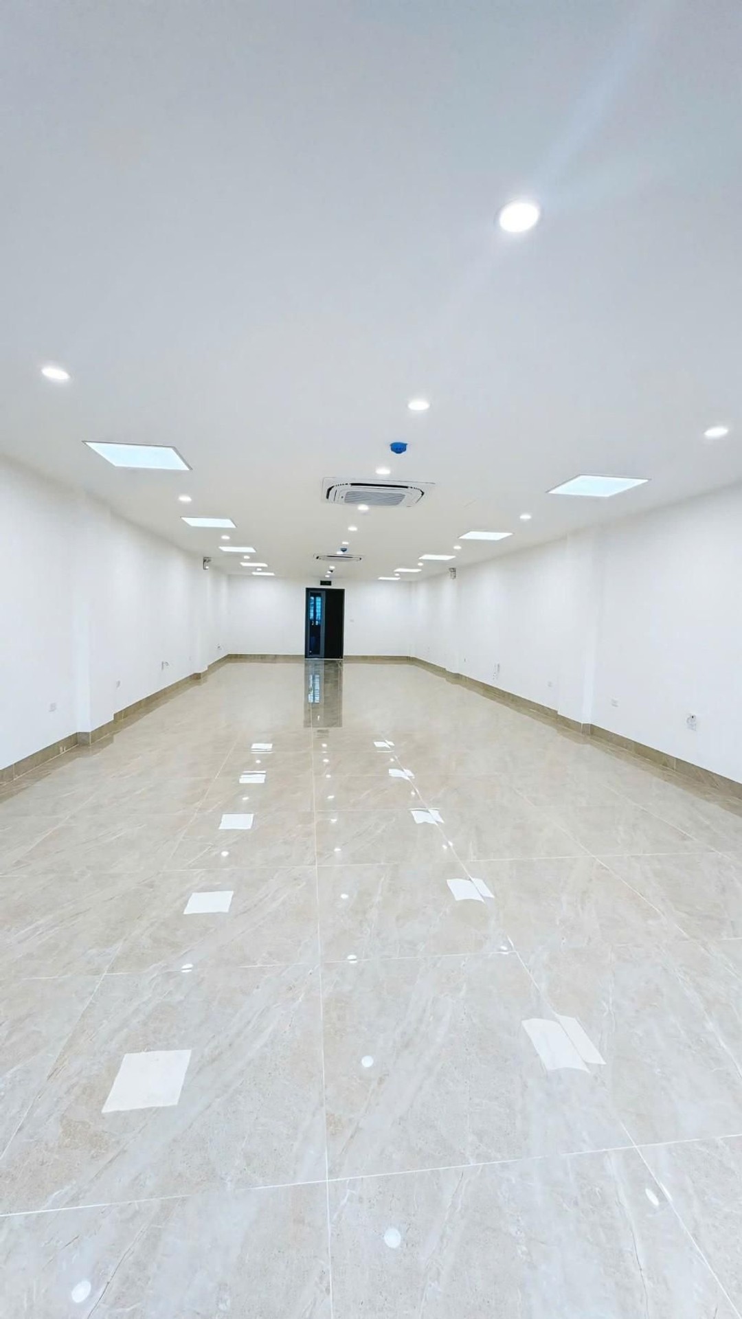 Bán nhà Tô Vĩnh Diện - diện tích 125m2 8 tầng - Thoáng trước, sau - giá 75 tỷ