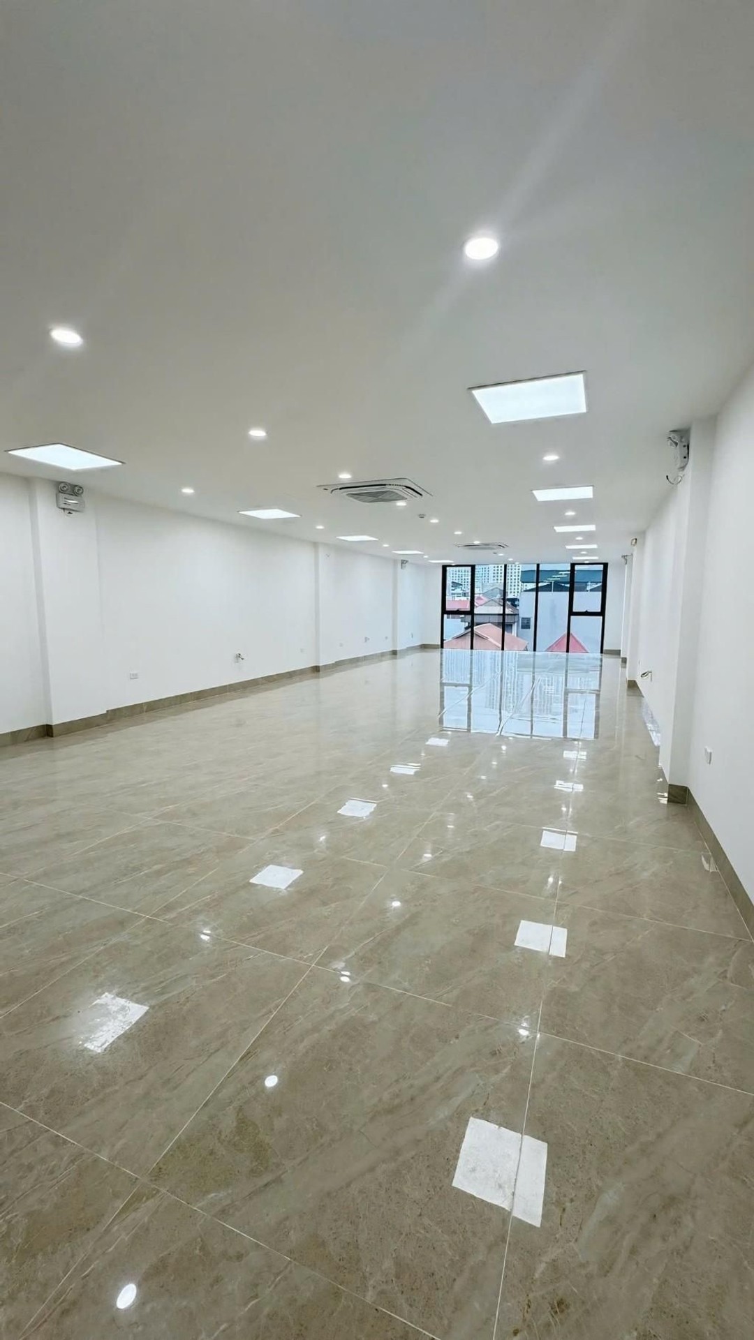 Bán nhà Tô Vĩnh Diện - diện tích 125m2 8 tầng - Thoáng trước, sau - giá 75 tỷ