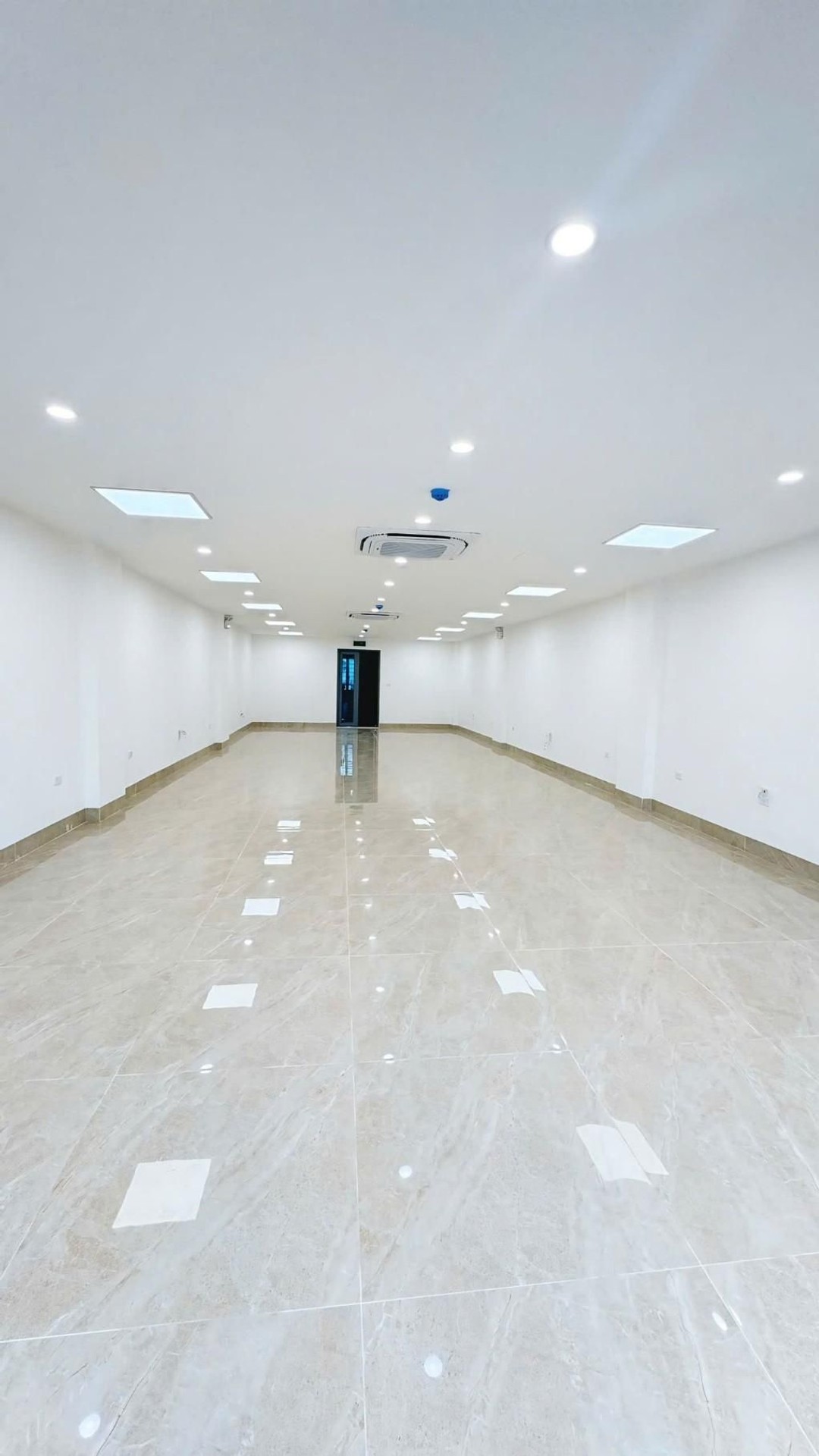 Bán nhà Tô Vĩnh Diện - diện tích 125m2 8 tầng - Thoáng trước, sau - giá 75 tỷ