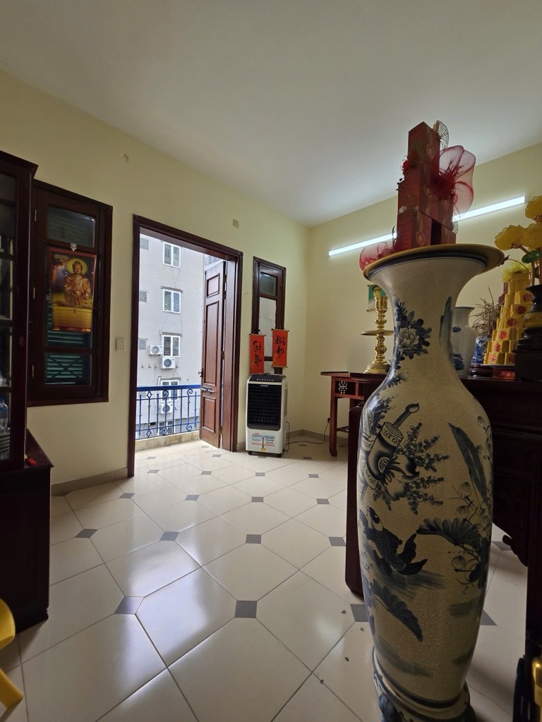 Bán nhà Lạc Trung - diện tích 125m2 4 tầng - ô tô tránh - giá 39,5 tỷ