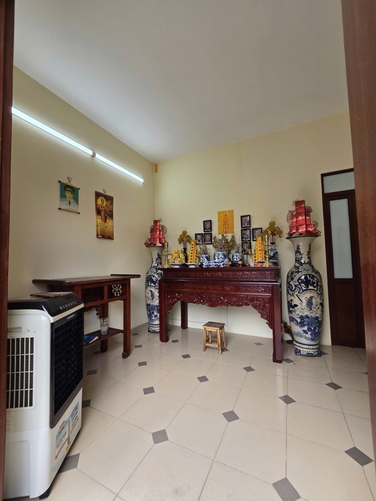 Bán nhà Lạc Trung - diện tích 125m2 4 tầng - ô tô tránh - giá 39,5 tỷ