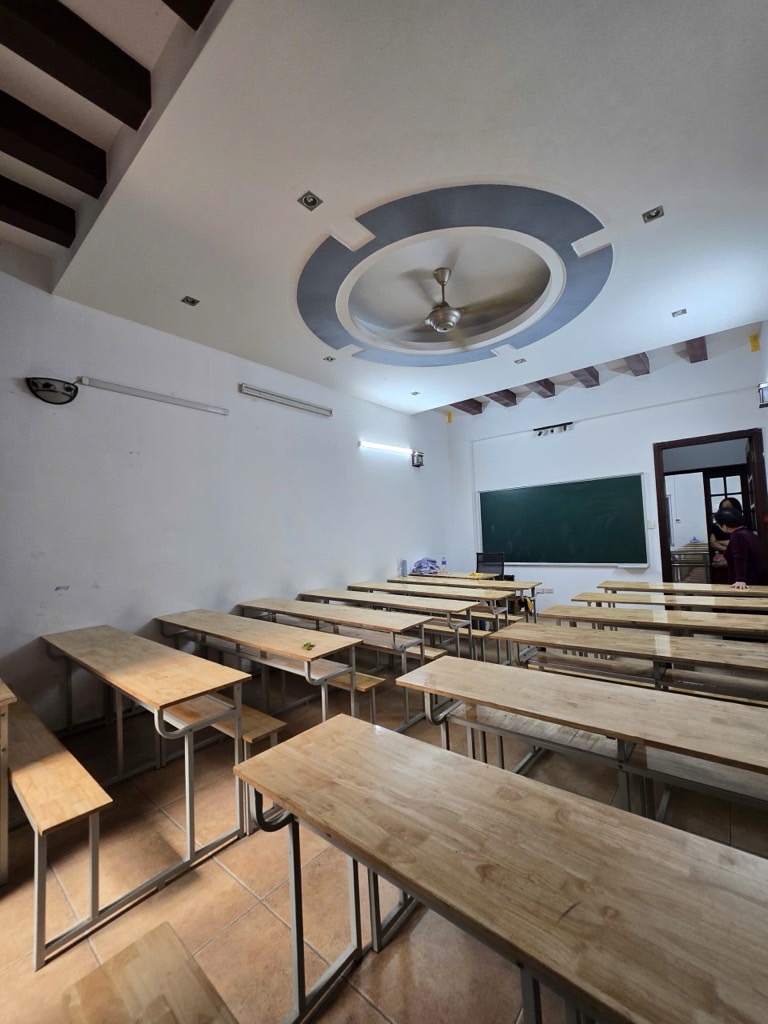 Bán nhà Lạc Trung - diện tích 125m2 4 tầng - ô tô tránh - giá 39,5 tỷ