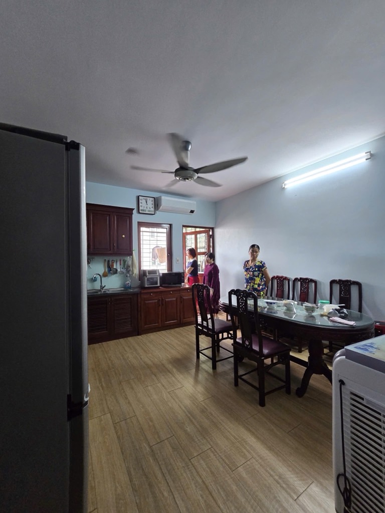 Bán nhà Lạc Trung - diện tích 125m2 4 tầng - ô tô tránh - giá 39,5 tỷ