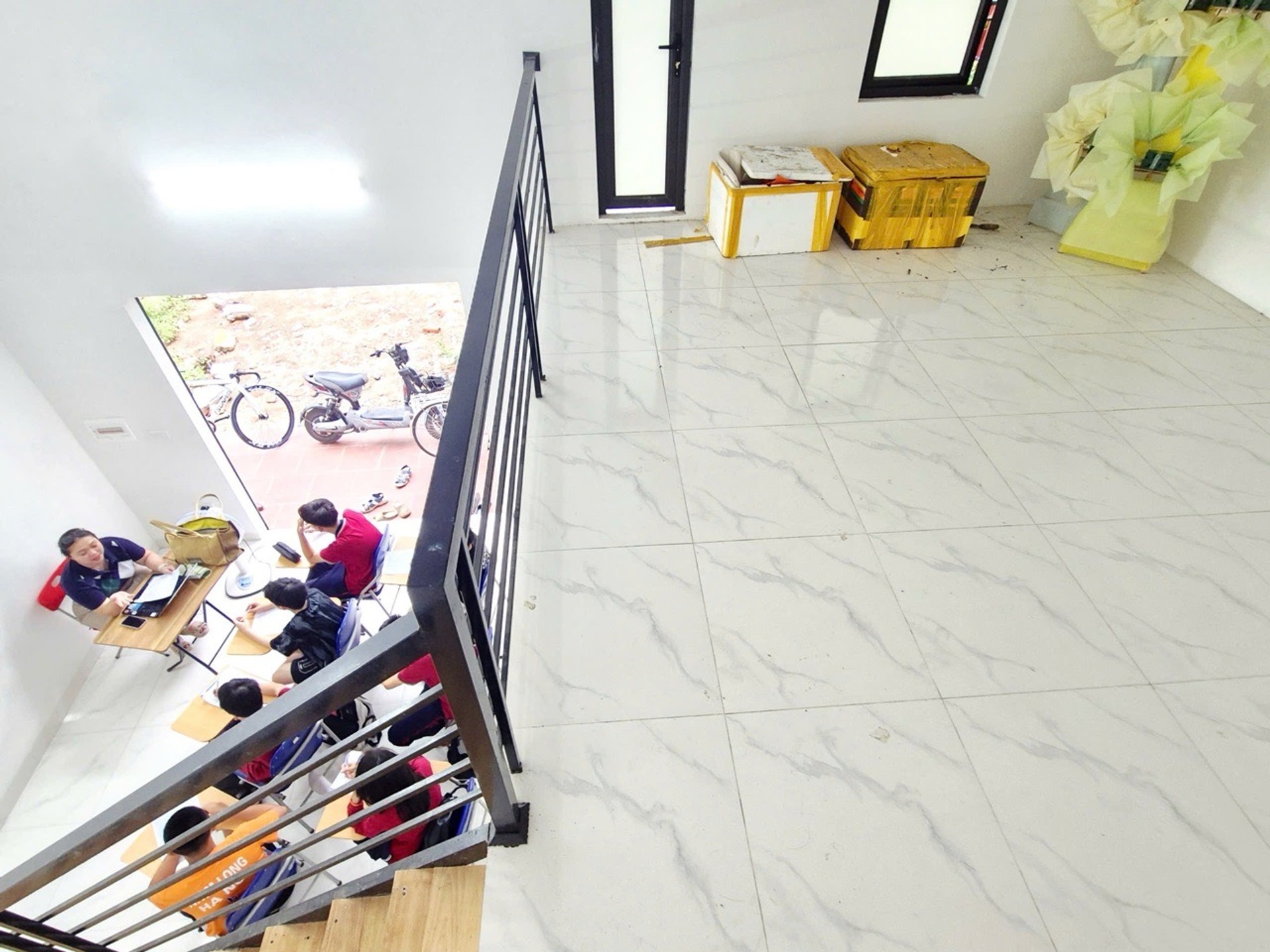 Bán nhà Định Công Hạ - diện tích 40m2 1 tầng - Ô đậu cổng - giá 2 tỷ