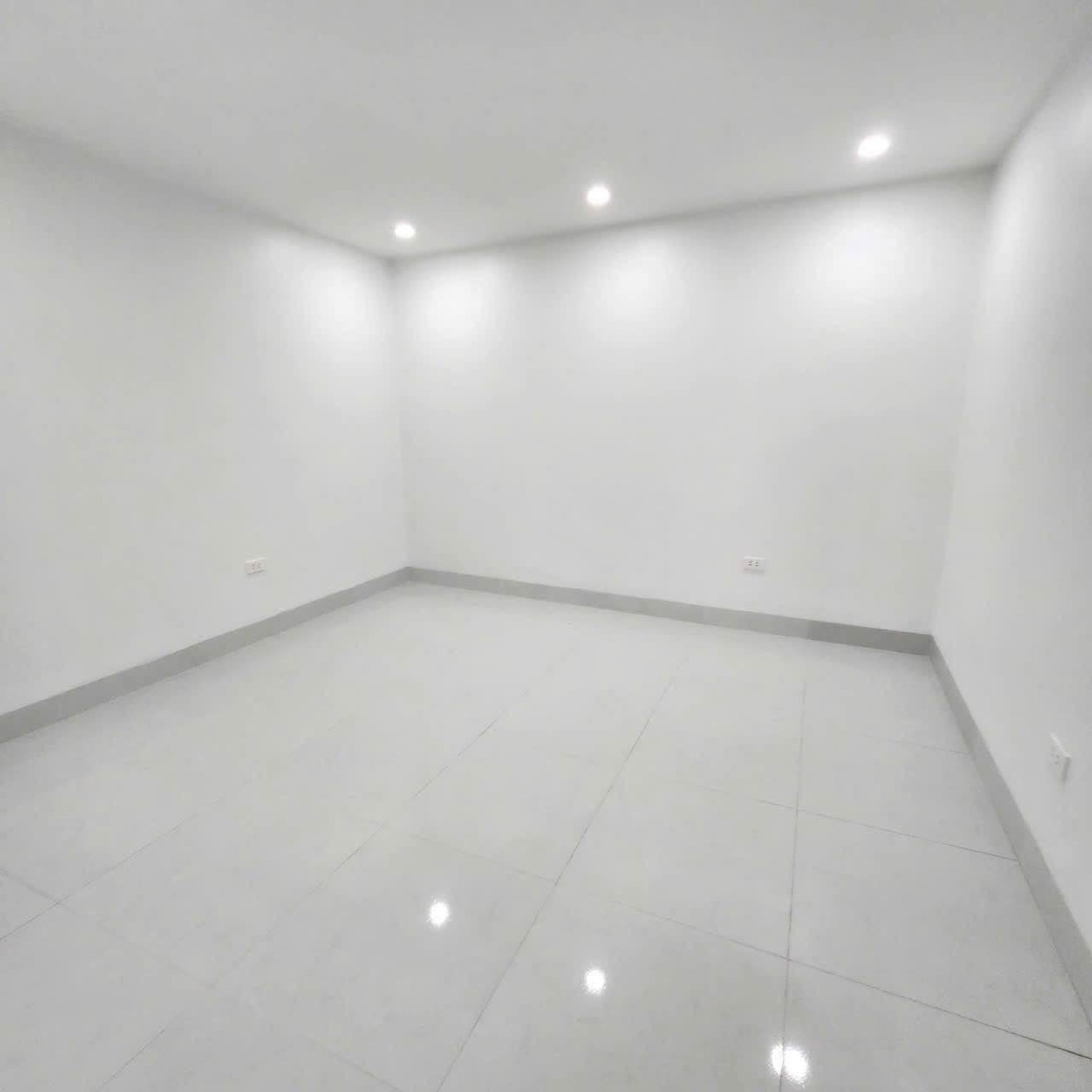 Bán nhà Định Công Hạ - diện tích 42m2 3 tầng - Nhà Dân xây kiên cố - giá 2,9 tỷ