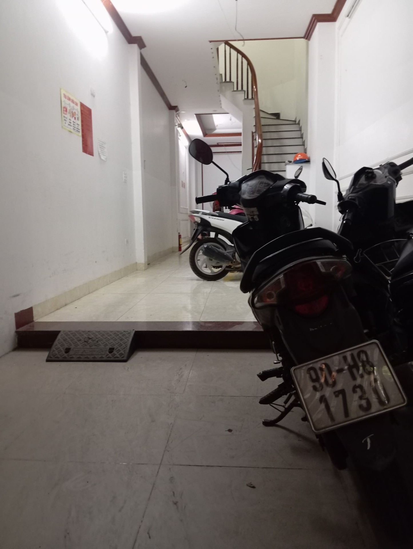 Bán nhà Trương Định - diện tích 44m2 5 tầng - Nhà đẹp hiếm có - giá 10,7 tỷ