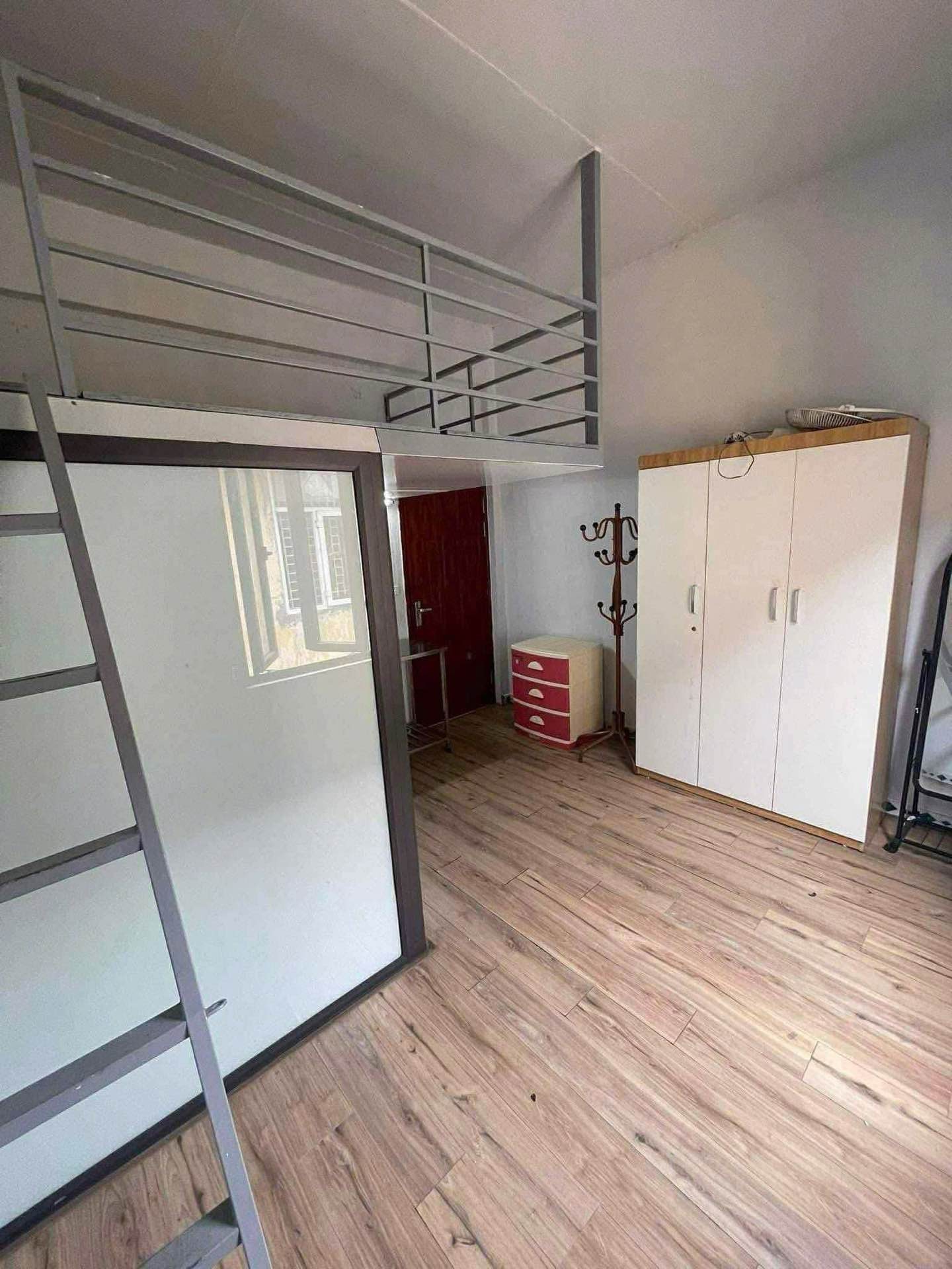 Bán nhà Giáp Bát - diện tích 45m2 5 tầng - 2 mặt thoáng - giá 11,6 tỷ