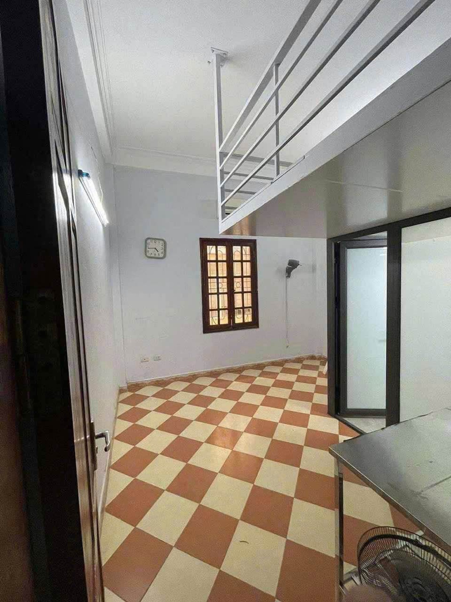 Bán nhà Giáp Bát - diện tích 45m2 5 tầng - 2 mặt thoáng - giá 11,6 tỷ