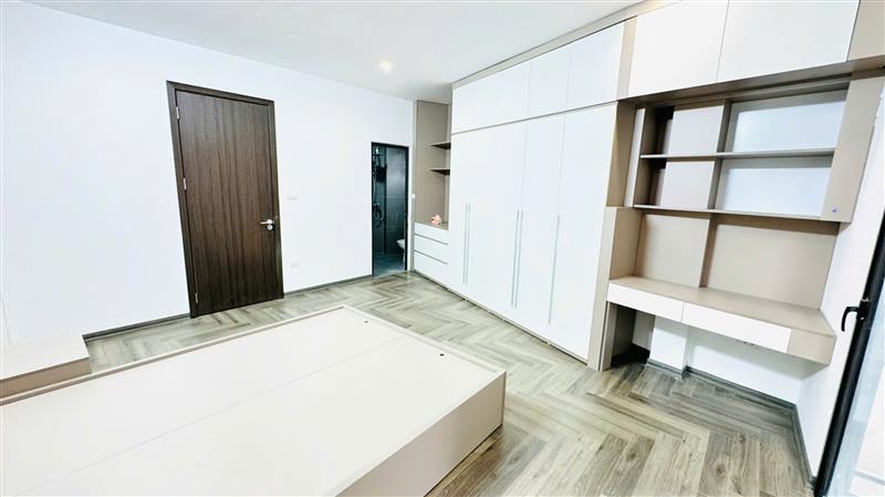 Bán nhà Trần Khát Chân - diện tích 43m2 5 tầng - Hàng đẹp + Thang Máy Gần Phố - giá 13,3 tỷ
