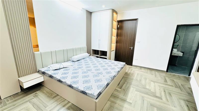 Bán nhà Trần Khát Chân - diện tích 43m2 5 tầng - Hàng đẹp + Thang Máy Gần Phố - giá 13,3 tỷ