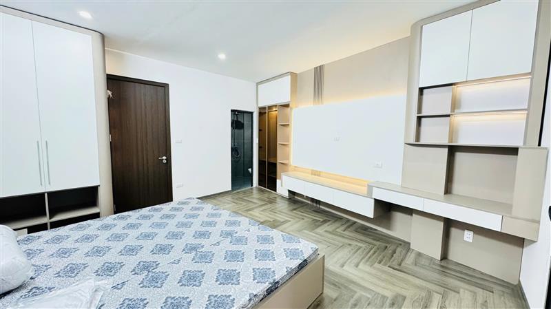 Bán nhà Trần Khát Chân - diện tích 43m2 5 tầng - Hàng đẹp + Thang Máy Gần Phố - giá 13,3 tỷ