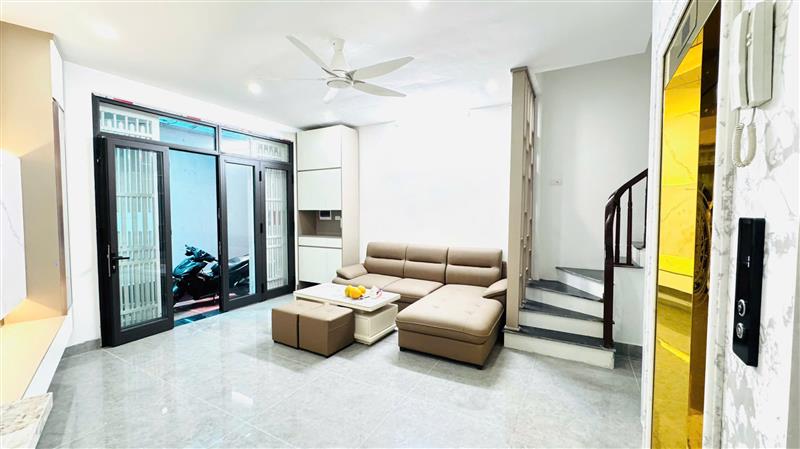 Bán nhà Trần Khát Chân - diện tích 43m2 5 tầng - Hàng đẹp + Thang Máy Gần Phố - giá 13,3 tỷ