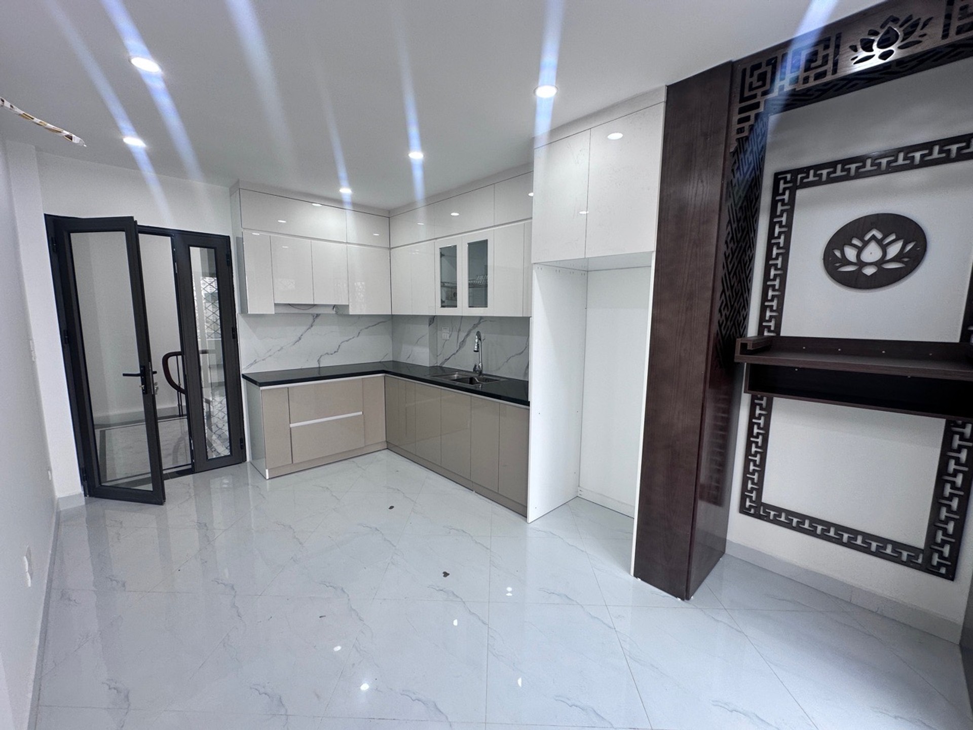 Bán nhà Giáp Bát - diện tích 42m2 6 tầng - Nhà mới thang máy - giá 12,45 tỷ