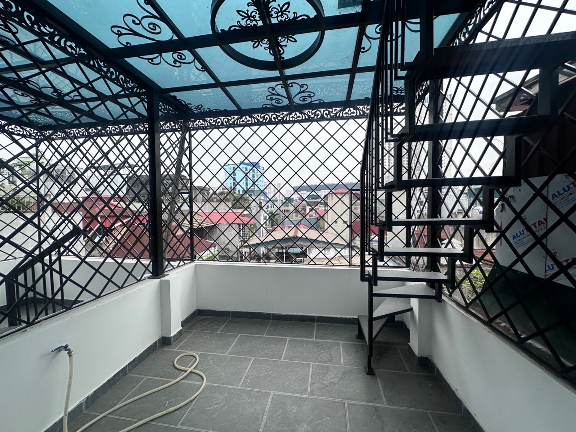 Bán nhà Giáp Bát - diện tích 42m2 6 tầng - Nhà mới thang máy - giá 12,45 tỷ