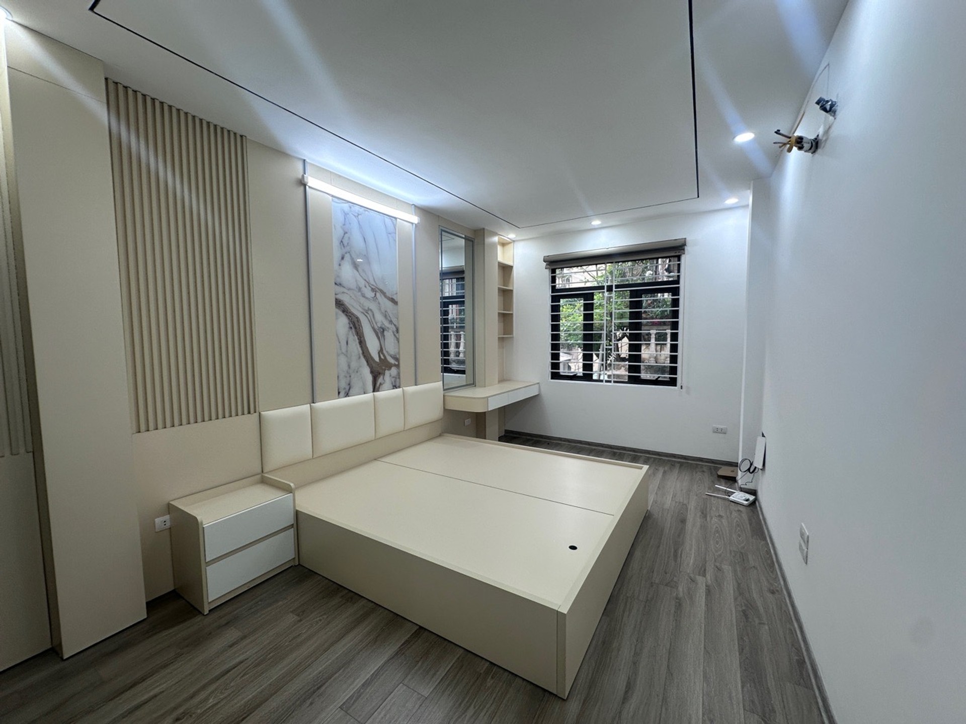 Bán nhà Giáp Bát - diện tích 42m2 6 tầng - Nhà mới thang máy - giá 12,45 tỷ