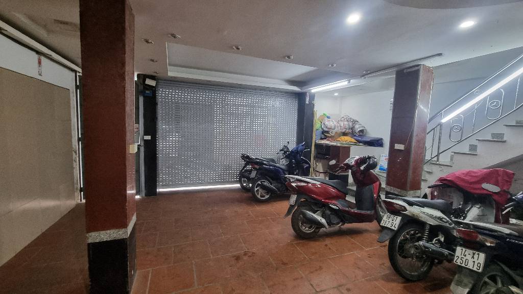 Bán nhà Kim Giang - diện tích 138.6m2 5 tầng - ngõ ô tô thông - giá 29,6 tỷ