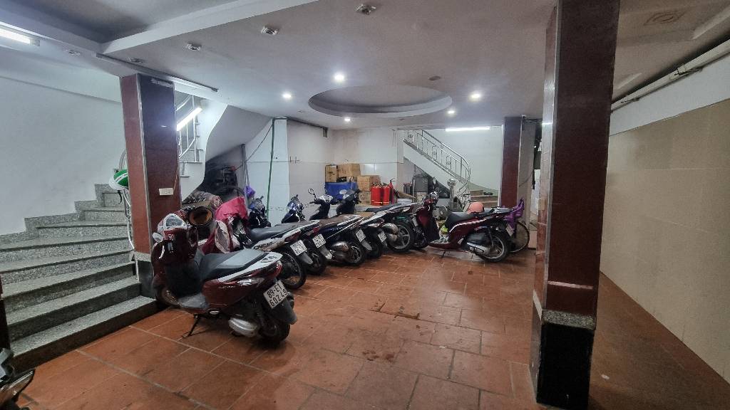 Bán nhà Kim Giang - diện tích 138.6m2 5 tầng - ngõ ô tô thông - giá 29,6 tỷ