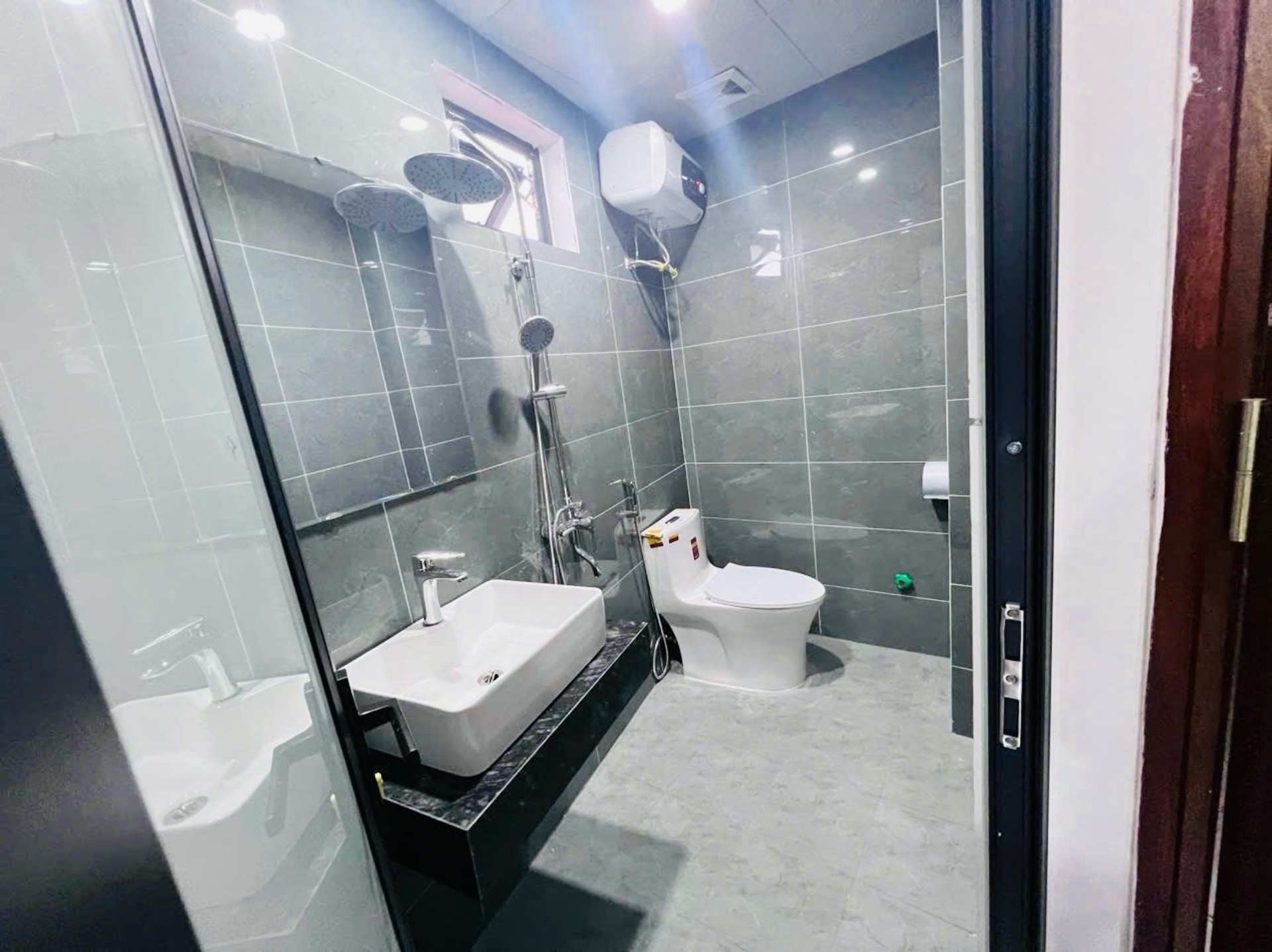 Bán nhà Mai Động - diện tích 40m2 6 tầng - Lô góc 3 mặt thoáng - giá 16,5 tỷ