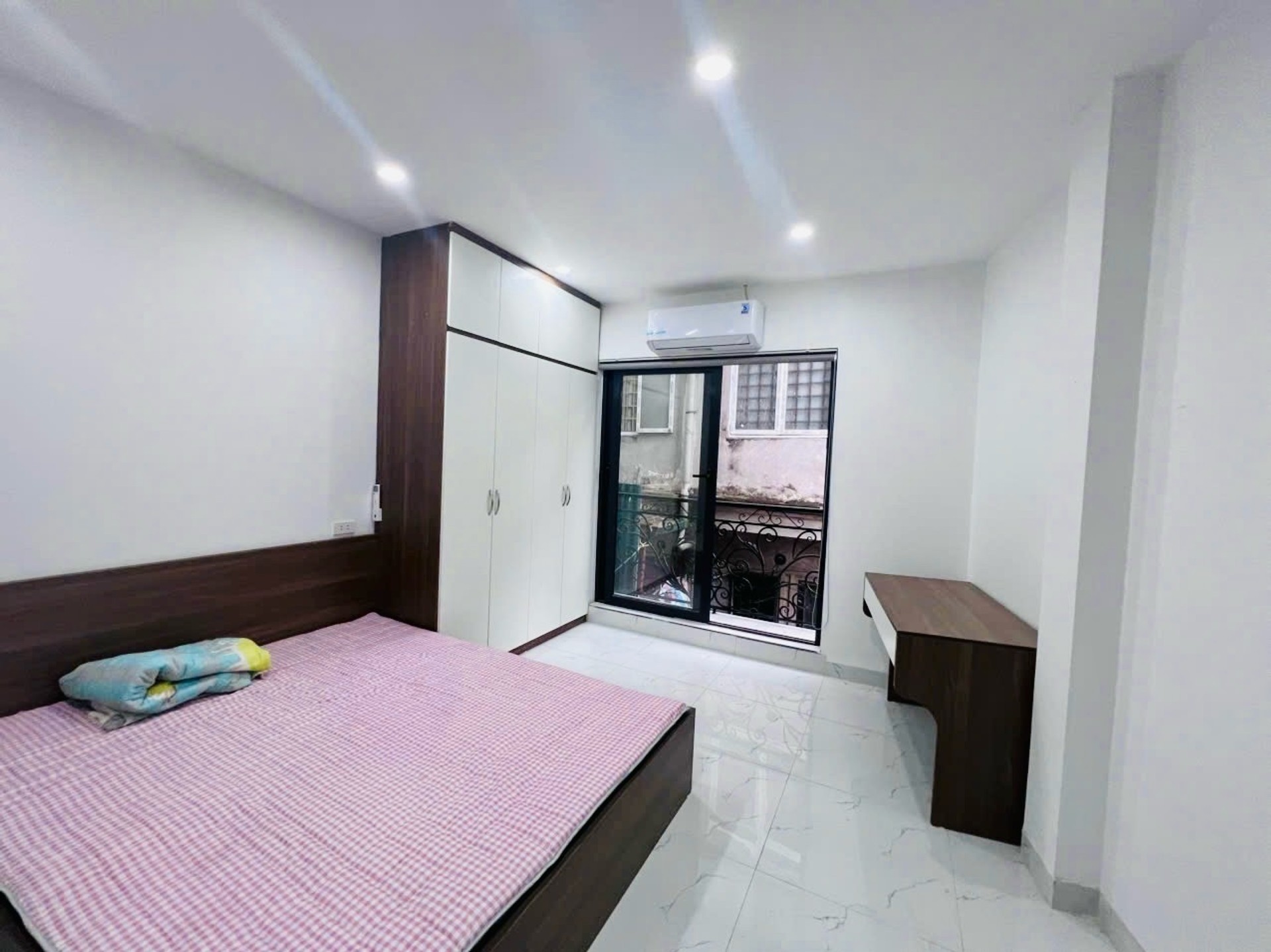 Bán nhà Mai Động - diện tích 40m2 6 tầng - Lô góc 3 mặt thoáng - giá 16,5 tỷ