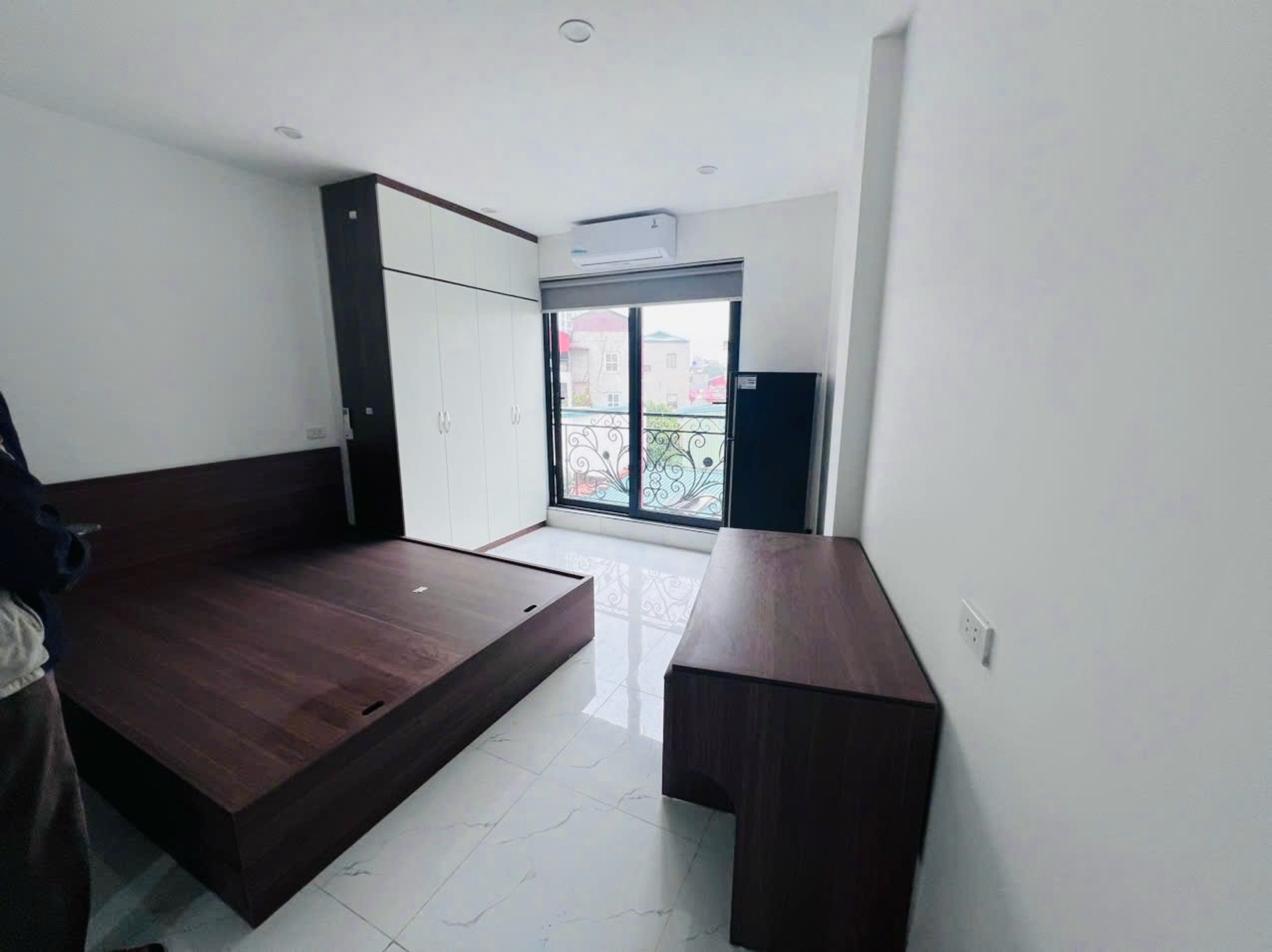 Bán nhà Mai Động - diện tích 40m2 6 tầng - Lô góc 3 mặt thoáng - giá 16,5 tỷ