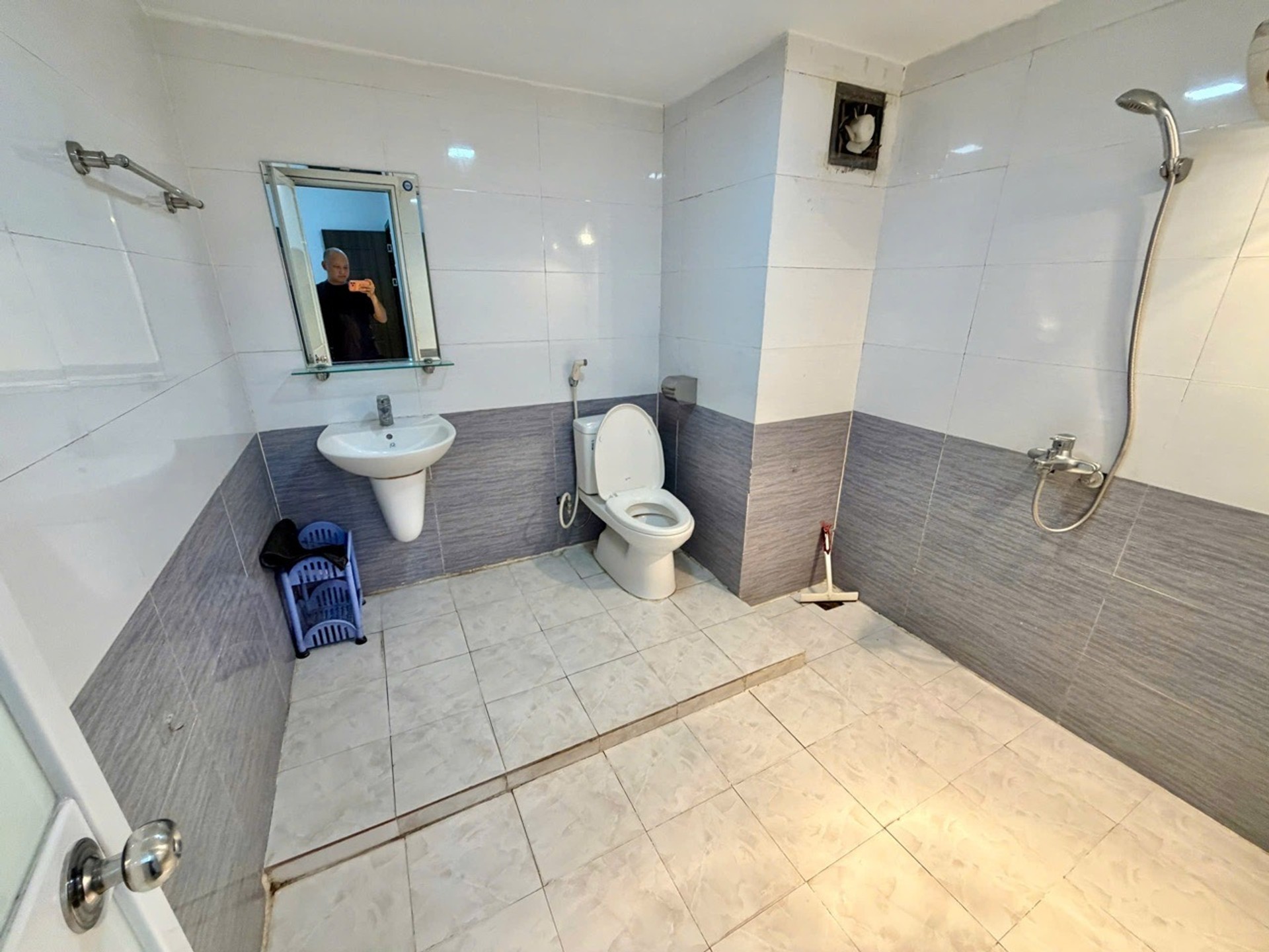 Bán nhà Nguyễn Đức Cảnh - diện tích 86m2 3 tầng - Sổ đỏ chính chủ - giá 6,35 tỷ