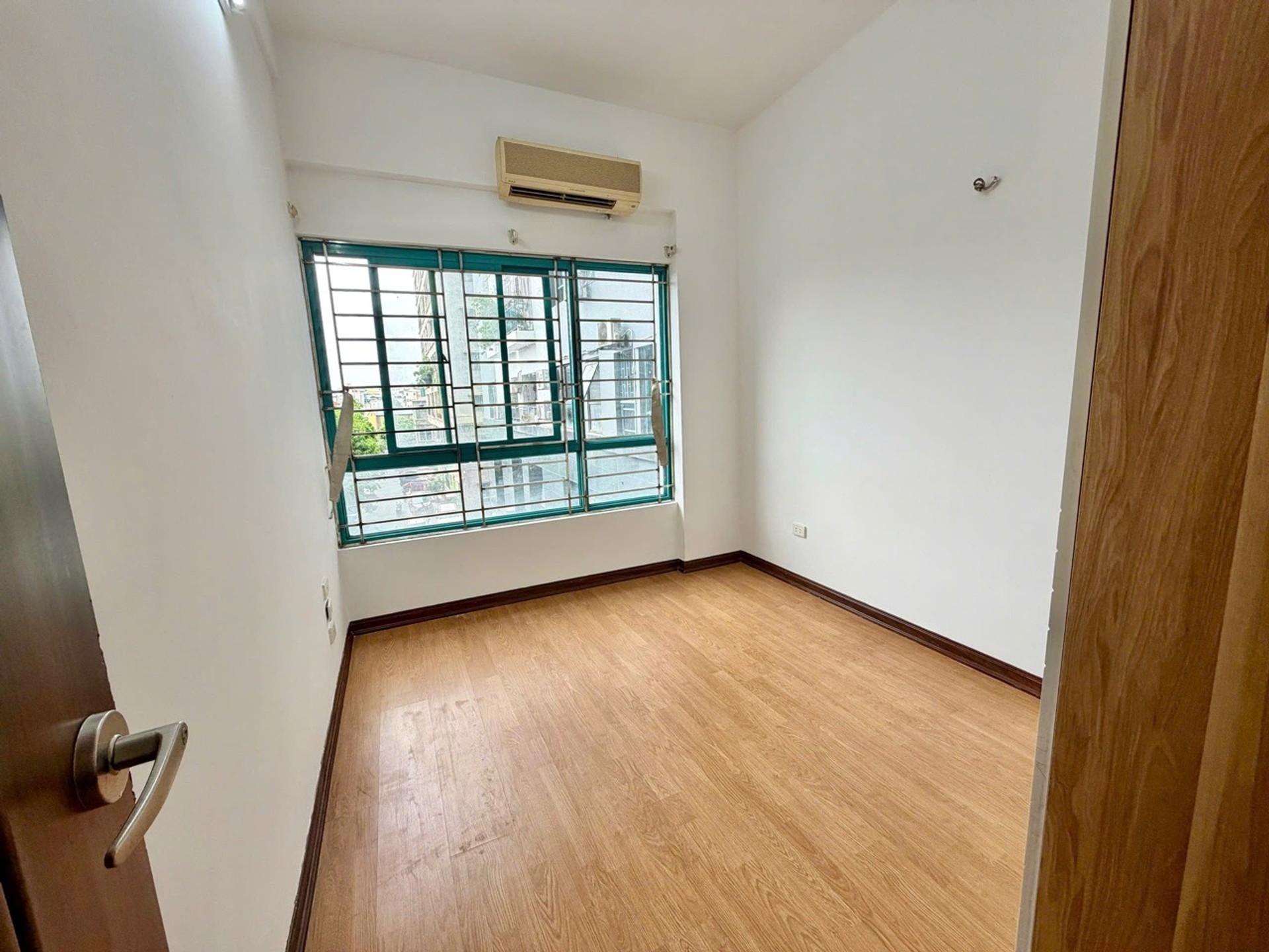 Bán nhà Nguyễn Đức Cảnh - diện tích 86m2 3 tầng - Sổ đỏ chính chủ - giá 6,35 tỷ