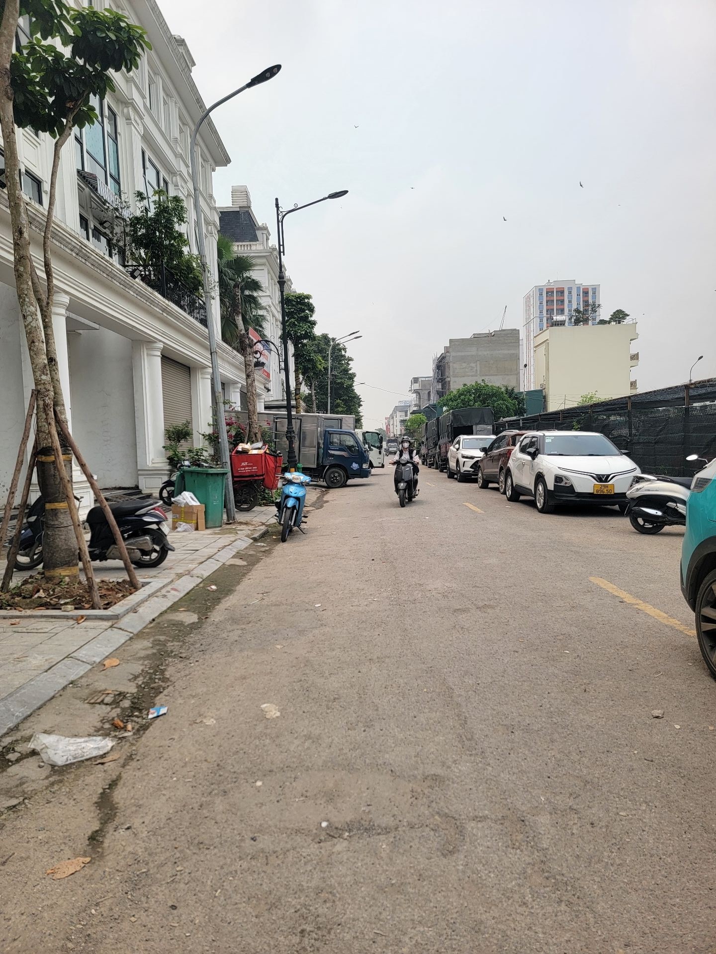 Bán nhà Ngõ 2 ô tô tránh Tân Mai - diện tích 100m2 5 tầng - Chỉ có 1 mặt tiền - giá 31,5 tỷ