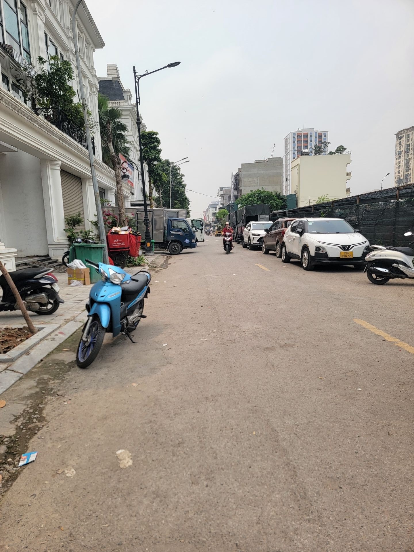 Bán nhà Ngõ 2 ô tô tránh Tân Mai - diện tích 100m2 5 tầng - Chỉ có 1 mặt tiền - giá 31,5 tỷ