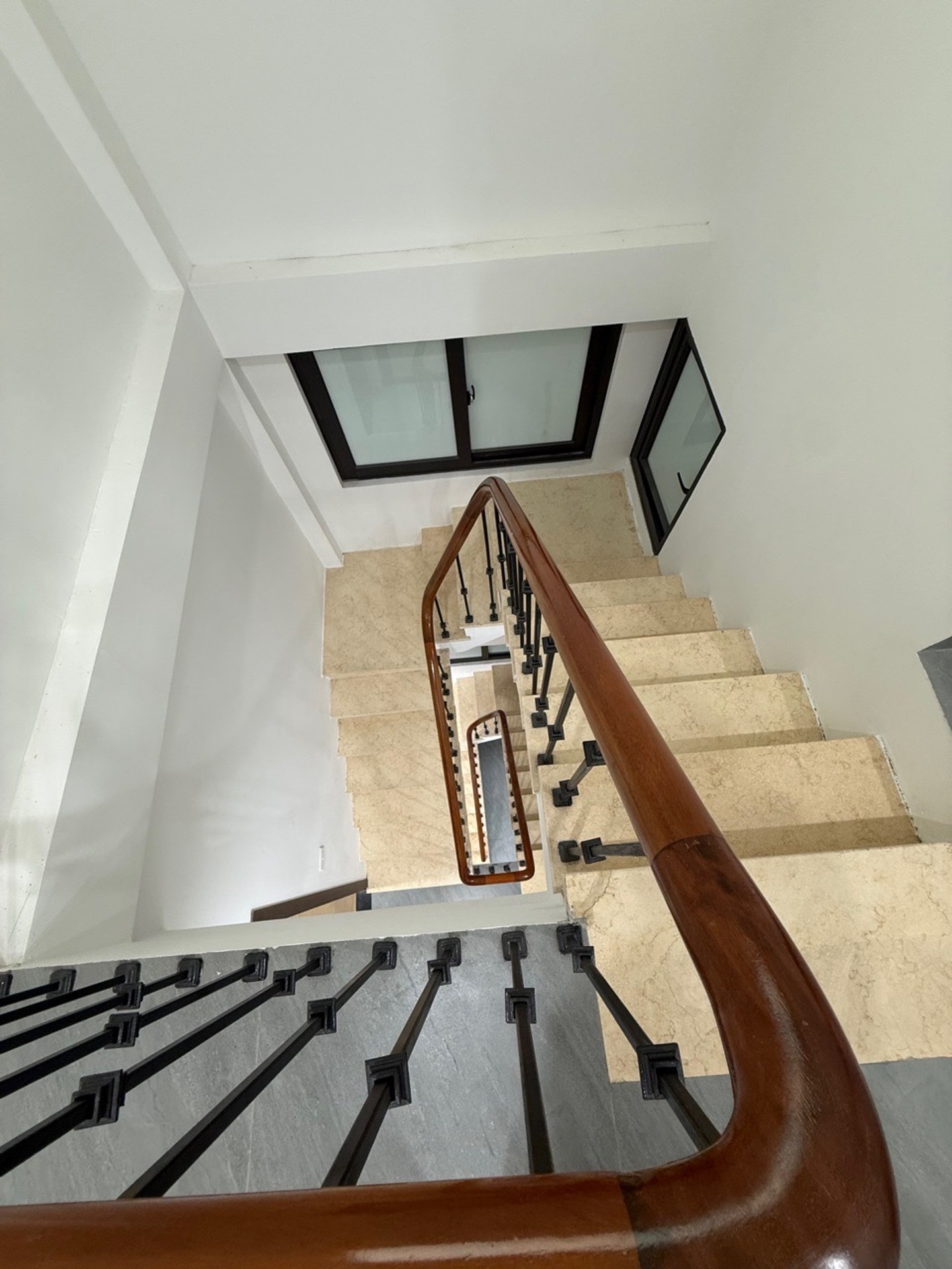 Bán nhà Hai Bà Trưng - diện tích 48m2 3 tầng - 2 mặt thoáng - giá 10 tỷ