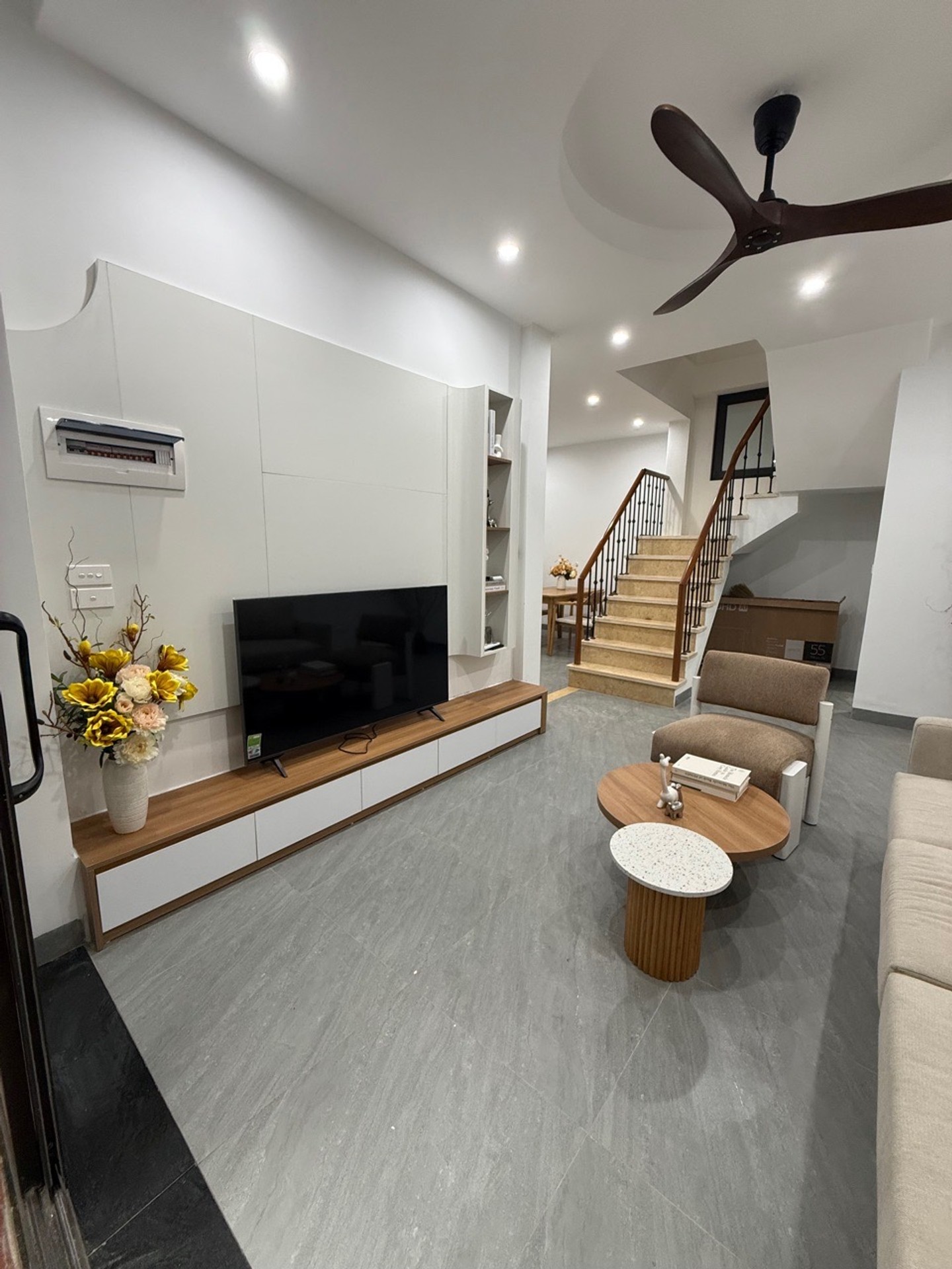 Bán nhà Hai Bà Trưng - diện tích 48m2 3 tầng - 2 mặt thoáng - giá 10 tỷ