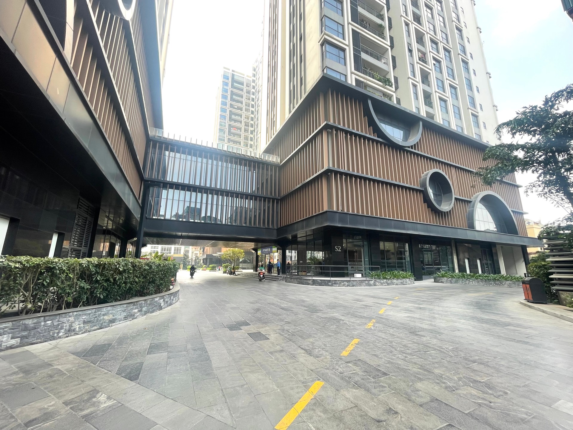Bán nhà Minh Khai - diện tích 77m2 6 tầng - Căn hộ cao cấp - giá 9,6 tỷ