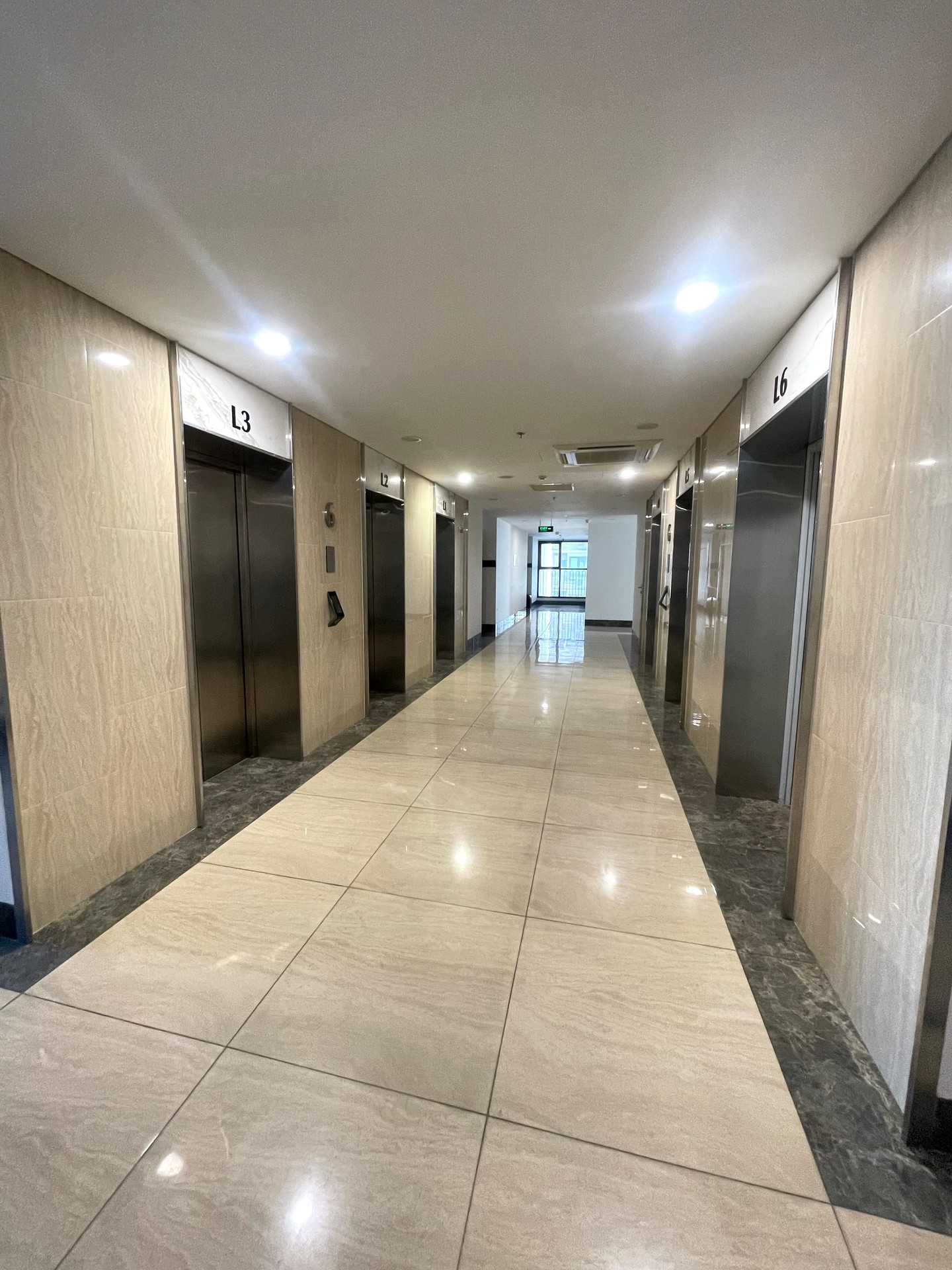 Bán nhà Minh Khai - diện tích 77m2 6 tầng - Căn hộ cao cấp - giá 9,6 tỷ
