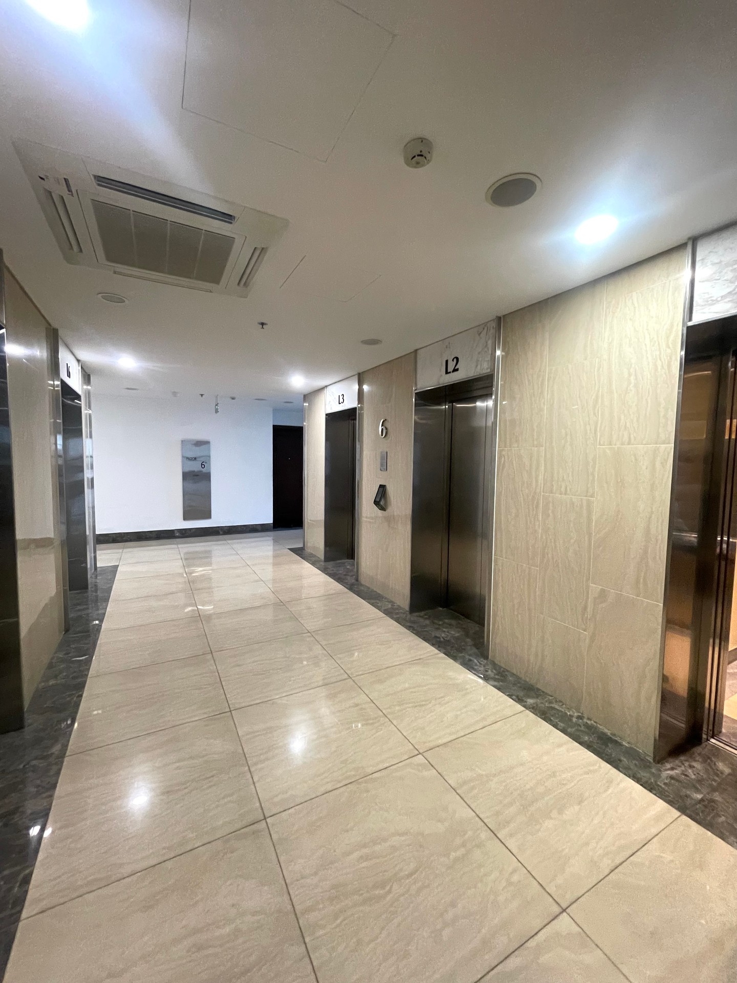 Bán nhà Minh Khai - diện tích 77m2 6 tầng - Căn hộ cao cấp - giá 9,6 tỷ