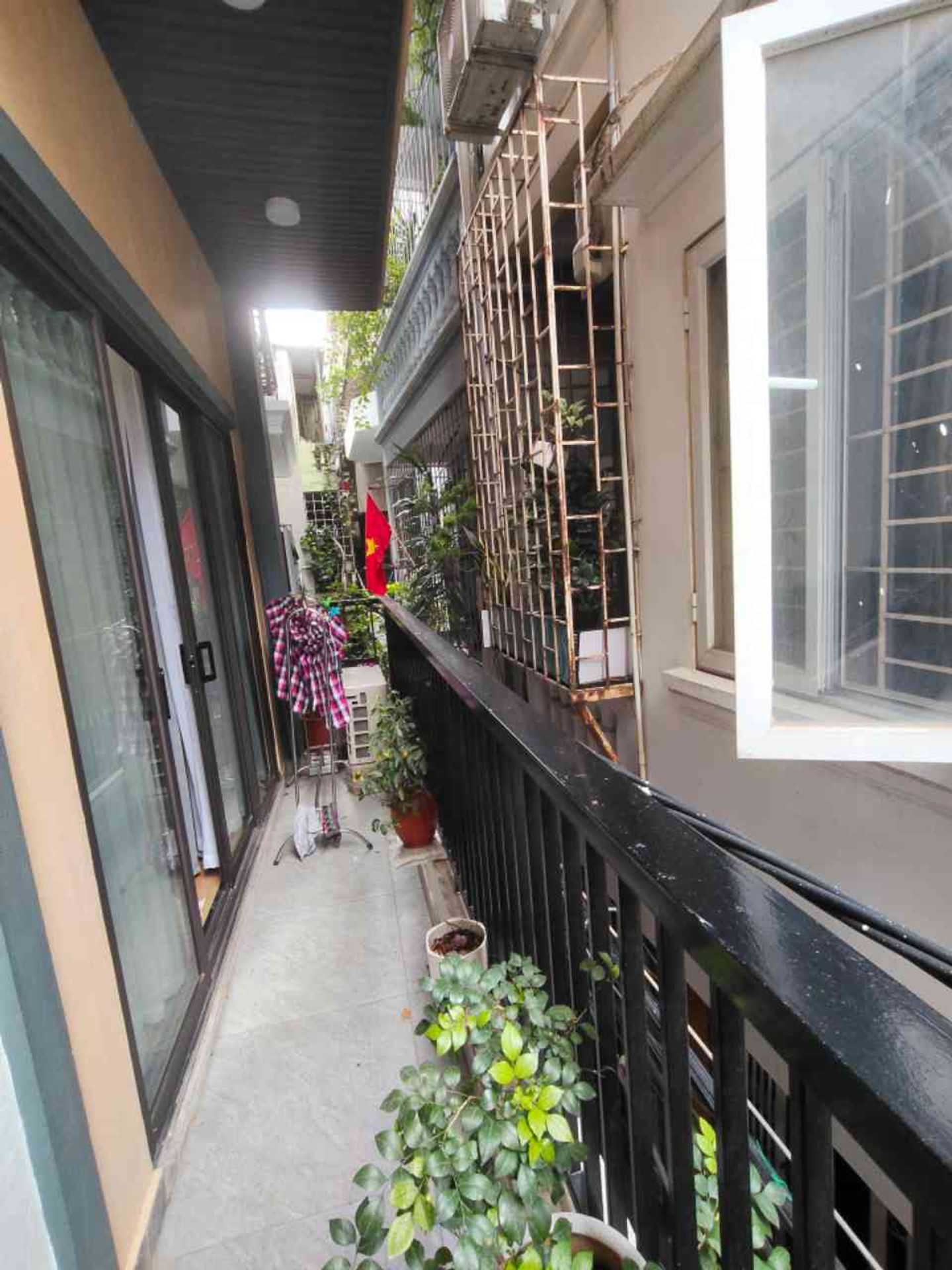 Bán nhà Giáp Bát - diện tích 43m2 5 tầng - gần bến xe Giáp Bát - giá 13,5 tỷ