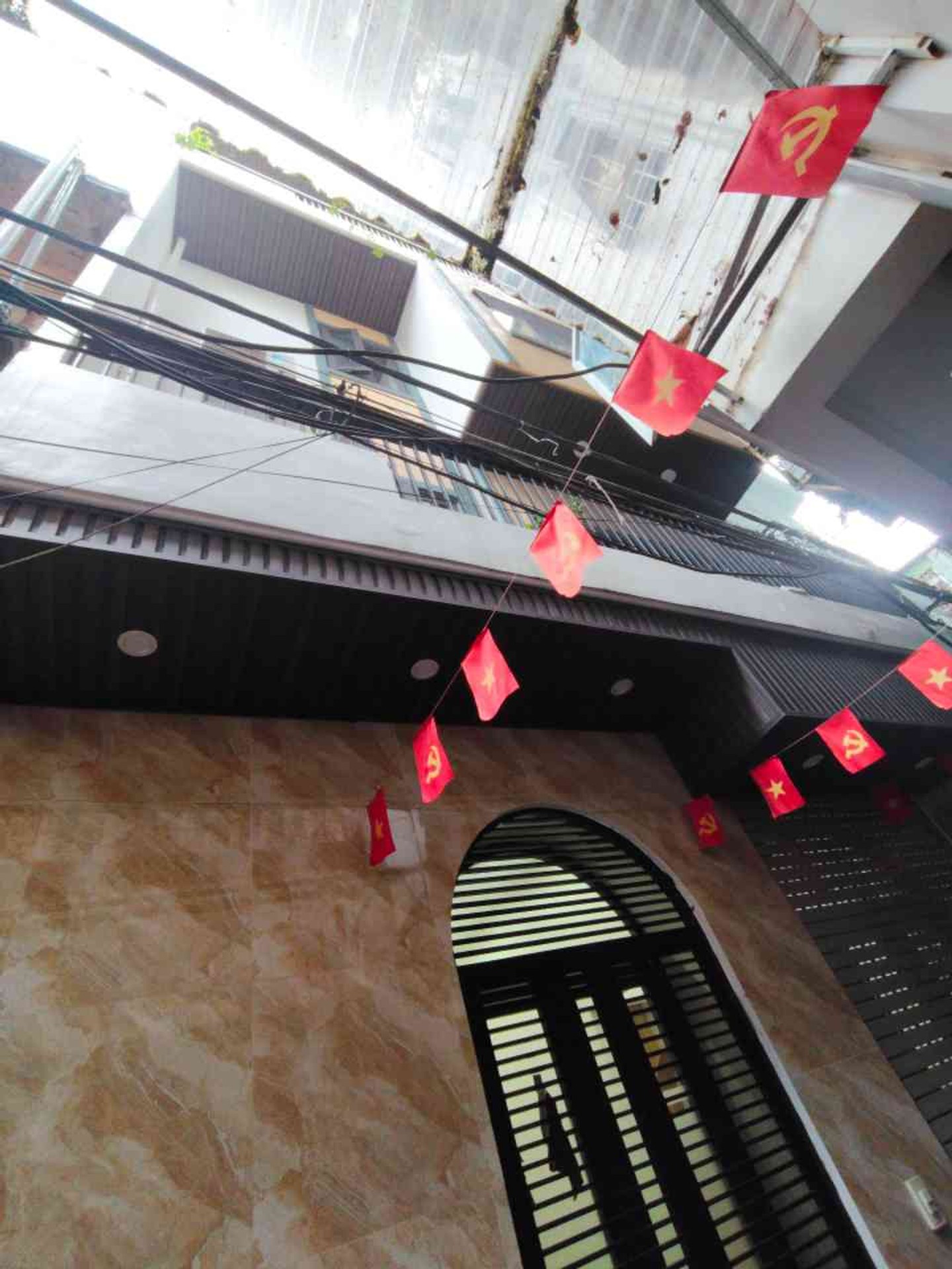 Bán nhà Giáp Bát - diện tích 43m2 5 tầng - gần bến xe Giáp Bát - giá 13,5 tỷ