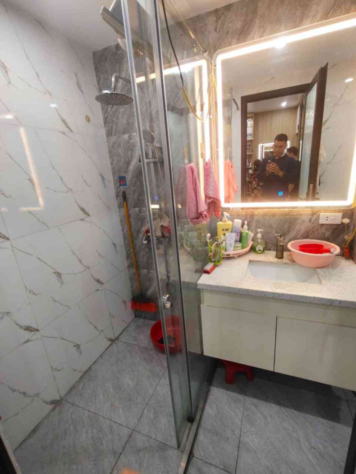 Bán nhà Giáp Bát - diện tích 43m2 5 tầng - gần bến xe Giáp Bát - giá 13,5 tỷ